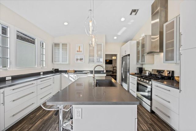 2466 Muir Circle, Wellington, FL 33414