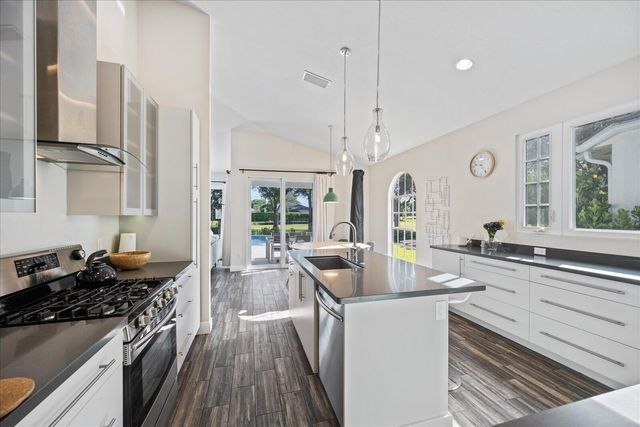 2466 Muir Circle, Wellington, FL 33414