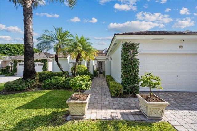 2466 Muir Circle, Wellington, FL 33414