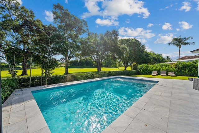 2466 Muir Circle, Wellington, FL 33414