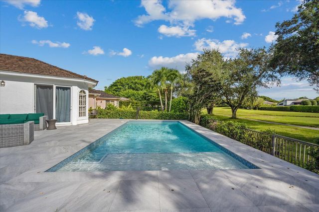 2466 Muir Circle, Wellington, FL 33414