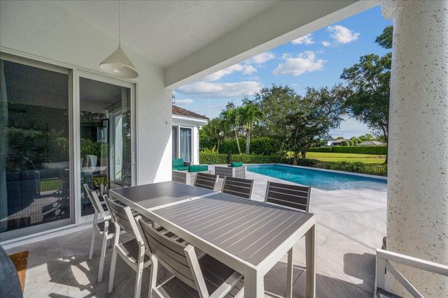 2466 Muir Circle, Wellington, FL 33414