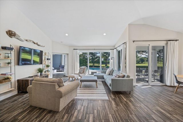2466 Muir Circle, Wellington, FL 33414