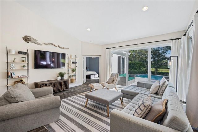 2466 Muir Circle, Wellington, FL 33414