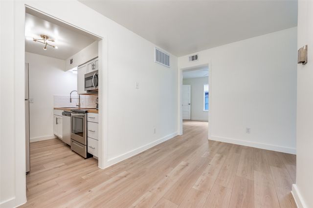 4219 Avondale Avenue 116, Dallas, TX 75219