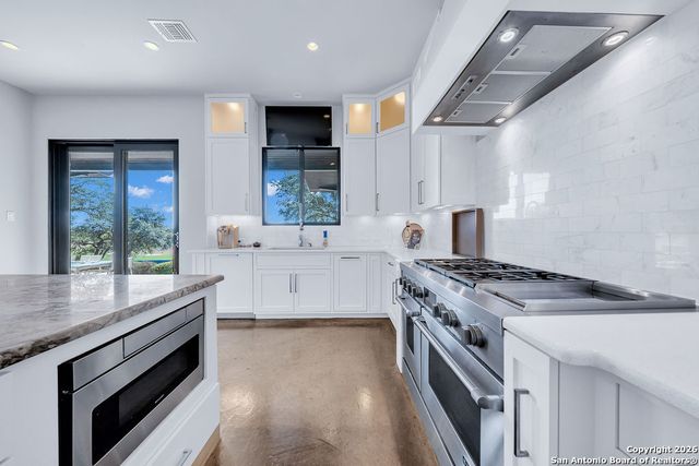 30820 Ovaro, Fair Oaks Ranch, TX 78015