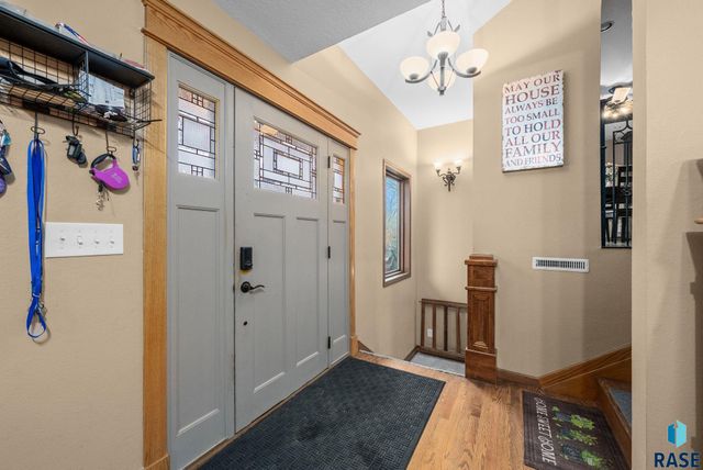 27357 468th Ave Avenue, Lennox, SD 57039