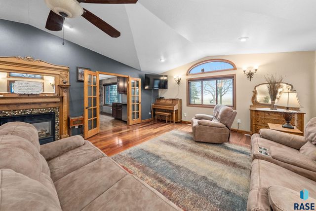 27357 468th Ave Avenue, Lennox, SD 57039