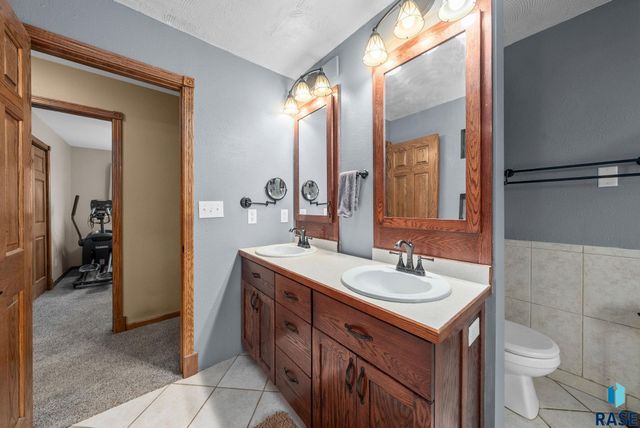 27357 468th Ave Avenue, Lennox, SD 57039