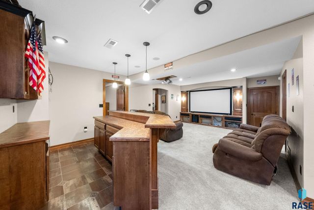 27357 468th Ave Avenue, Lennox, SD 57039