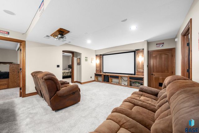 27357 468th Ave Avenue, Lennox, SD 57039