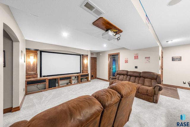 27357 468th Ave Avenue, Lennox, SD 57039