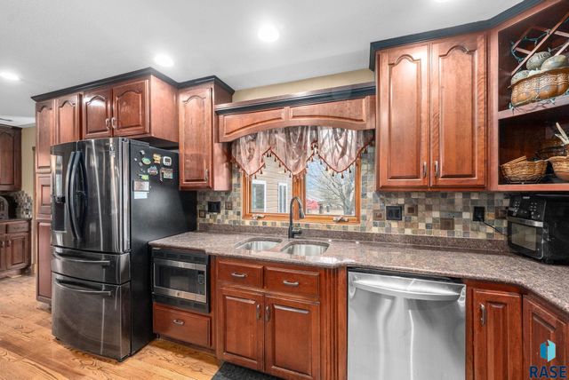 27357 468th Ave Avenue, Lennox, SD 57039