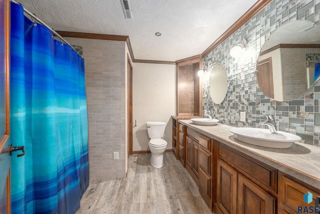 27357 468th Ave Avenue, Lennox, SD 57039