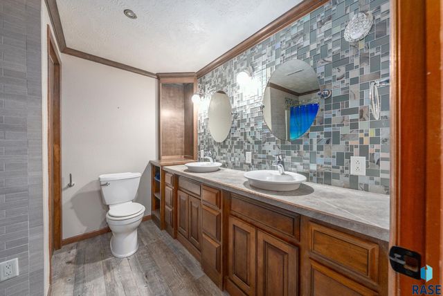 27357 468th Ave Avenue, Lennox, SD 57039