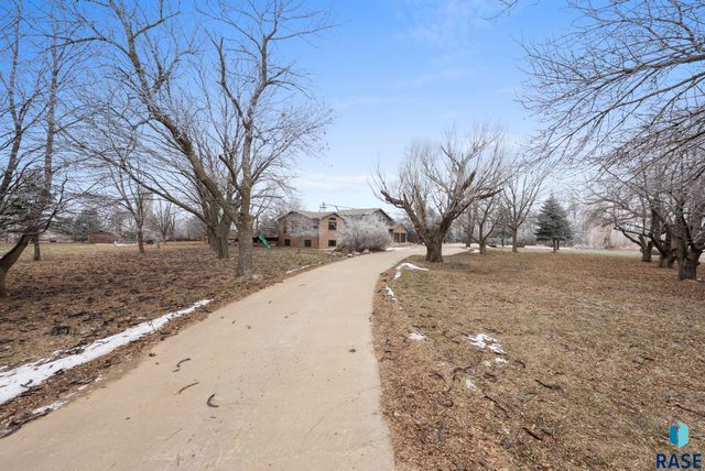 27357 468th Ave Avenue, Lennox, SD 57039