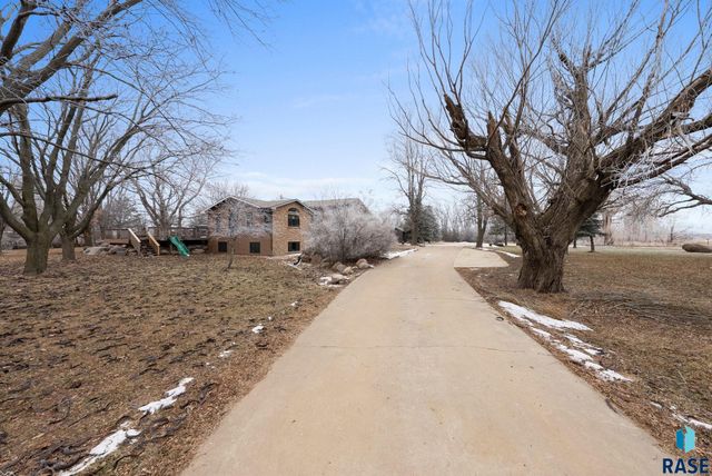 27357 468th Ave Avenue, Lennox, SD 57039