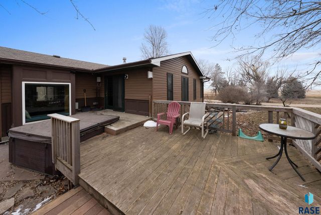 27357 468th Ave Avenue, Lennox, SD 57039