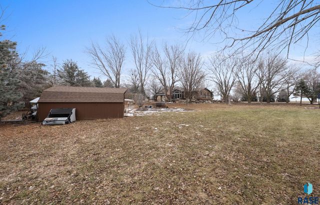 27357 468th Ave Avenue, Lennox, SD 57039