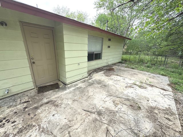 7300 Deep Spring Dr, San Antonio, TX 78238