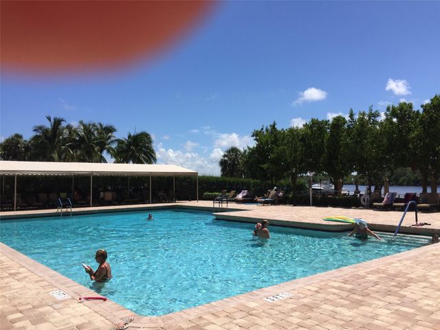 2121 N Ocean Boulevard, Boca Raton, FL 33431