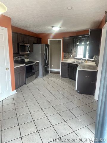 1704 Sterling Oaks Drive, Sellersburg, IN 47172