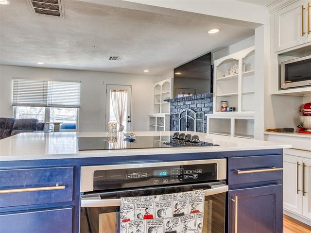 323 Willow Creek Circle, Norman, OK 73071