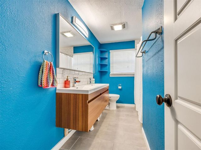 323 Willow Creek Circle, Norman, OK 73071