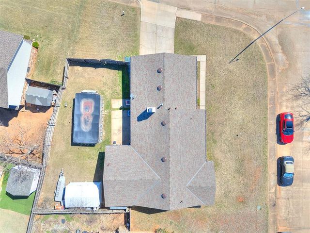 323 Willow Creek Circle, Norman, OK 73071