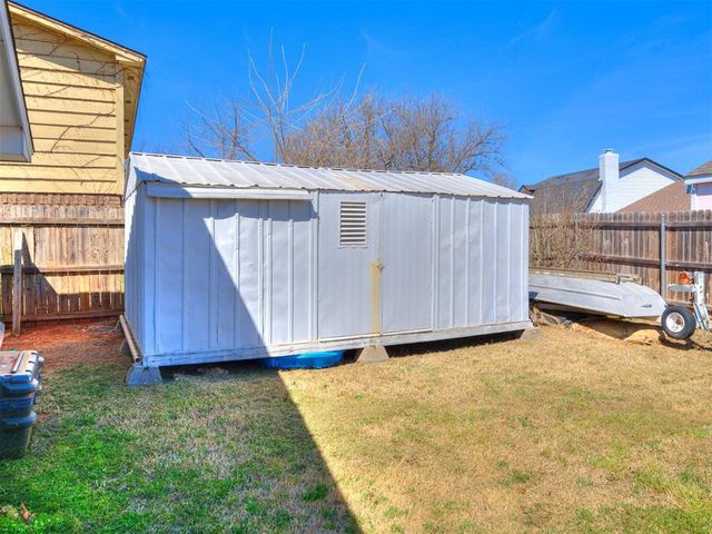 323 Willow Creek Circle, Norman, OK 73071