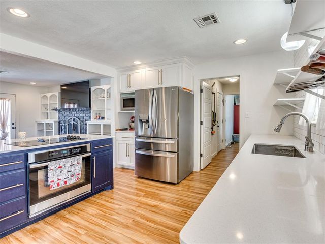 323 Willow Creek Circle, Norman, OK 73071