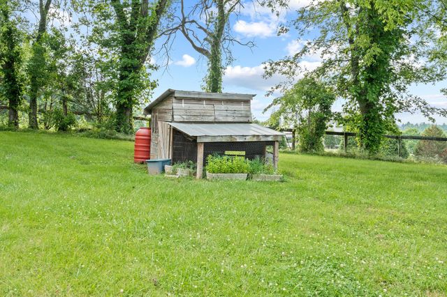4291 Skelley Rd, Santa Fe, TN 38482