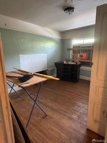 2877 Cesar Chavez St, San Francisco, CA 94110