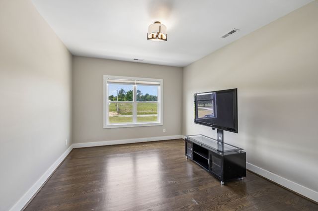 3001 Valley Creek Rd, Culleoka, TN 38451