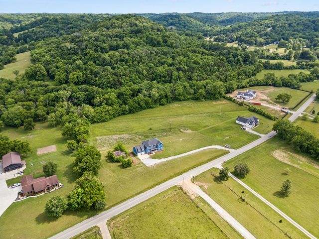 3001 Valley Creek Rd, Culleoka, TN 38451