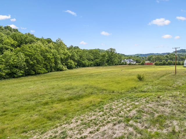 3001 Valley Creek Rd, Culleoka, TN 38451