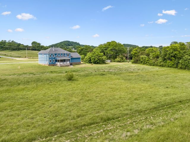 3001 Valley Creek Rd, Culleoka, TN 38451