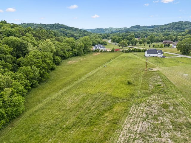 3001 Valley Creek Rd, Culleoka, TN 38451
