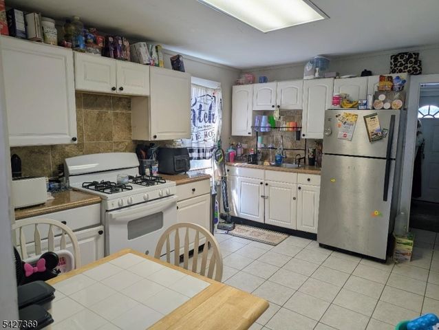 13 Lewis St, Phillipsburg Town, NJ 08865