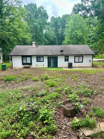 824 Greenhedge Drive, Stone Mountain, GA 30088