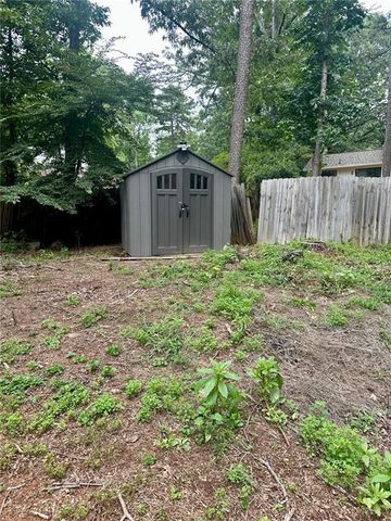 824 Greenhedge Drive, Stone Mountain, GA 30088