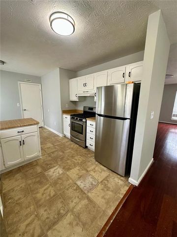 824 Greenhedge Drive, Stone Mountain, GA 30088