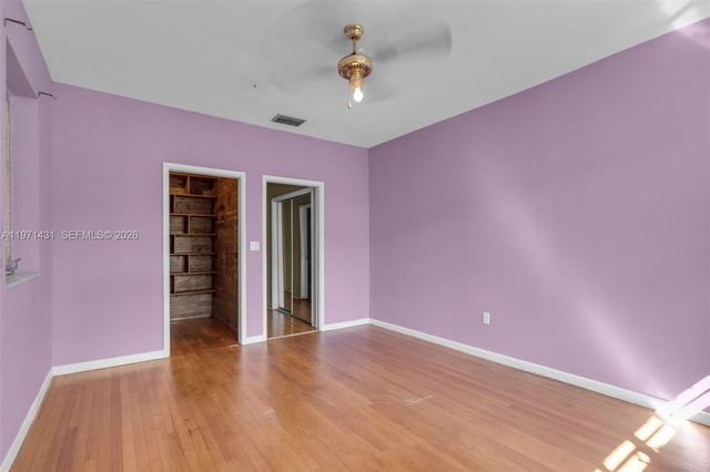 4582 Royal Palm Ave, Miami Beach, FL 33140