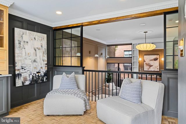 242 LOCUST ST, Philadelphia, PA 19106