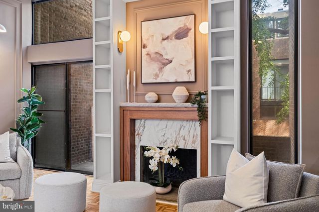 242 LOCUST ST, Philadelphia, PA 19106