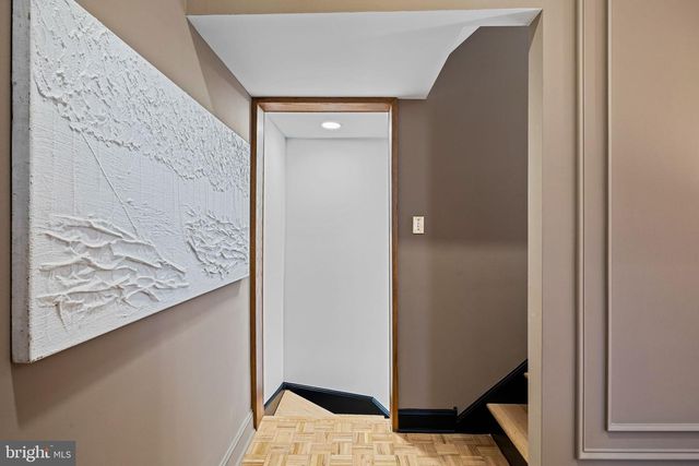 242 LOCUST ST, Philadelphia, PA 19106