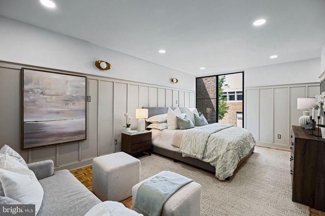 242 LOCUST ST, Philadelphia, PA 19106