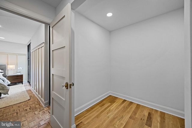 242 LOCUST ST, Philadelphia, PA 19106