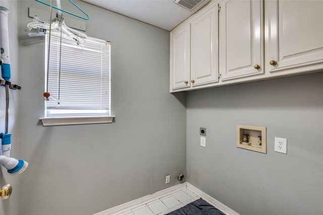 8304 Emerald Circle, North Richland Hills, TX 76180