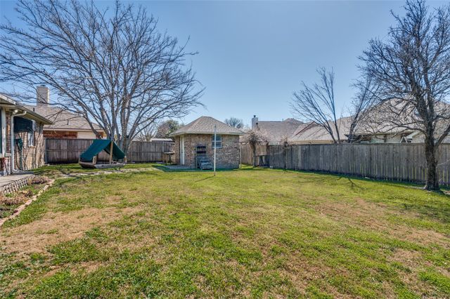 8304 Emerald Circle, North Richland Hills, TX 76180